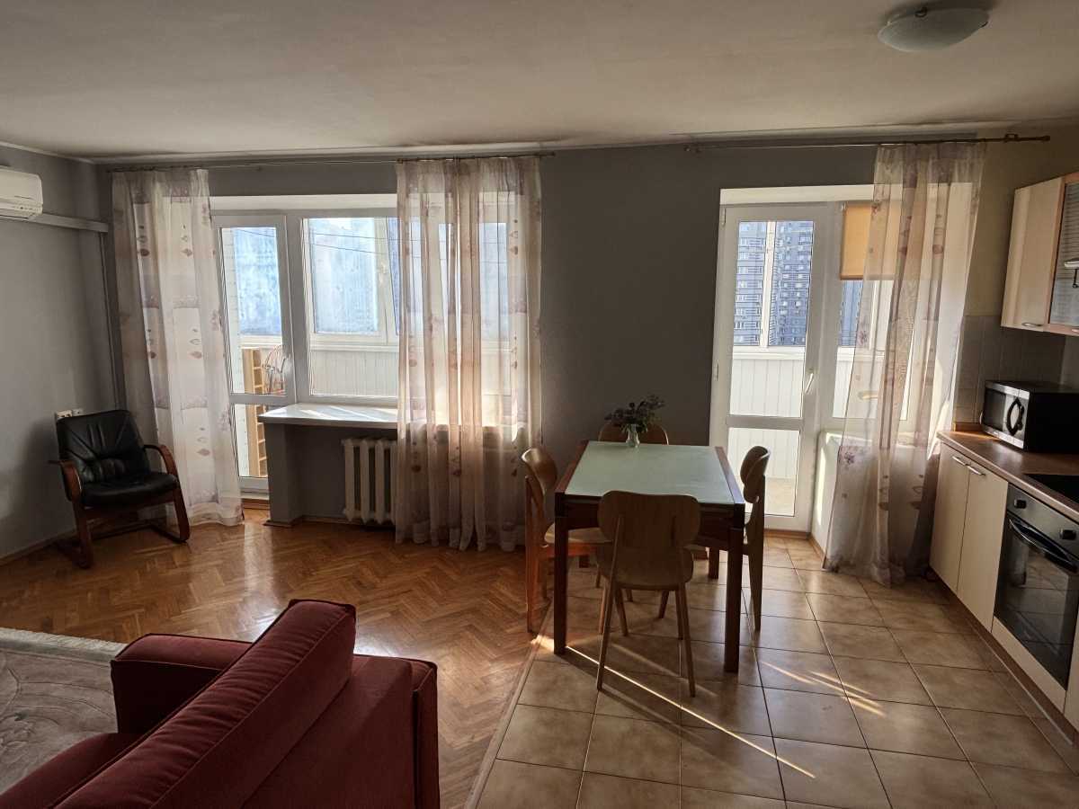 Аренда 3-комнатной квартиры 72 м², Митрополита Андрея Шептицкого ул., 3
