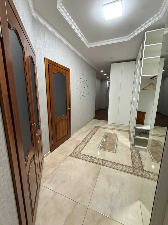 Продажа 3-комнатной квартиры 110 м², Владимира Антоновича ул., 103