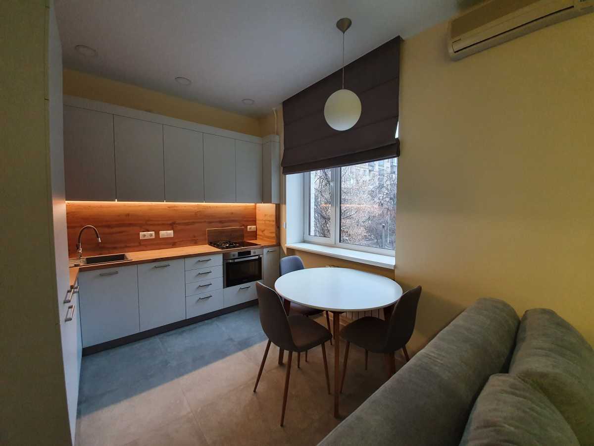Аренда 1-комнатной квартиры 40 м², Лаврская ул., 6
