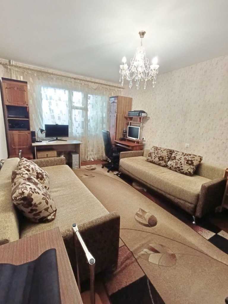 Продаж 3-кімнатної квартири 72 м², Чорних Запорожців, 68