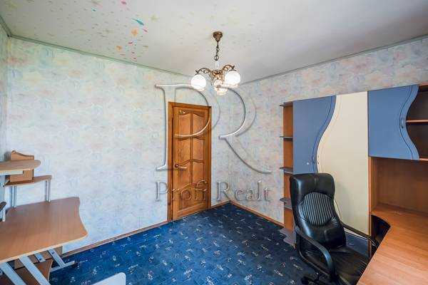 Продажа 3-комнатной квартиры 74 м², Драгоманова ул., 23