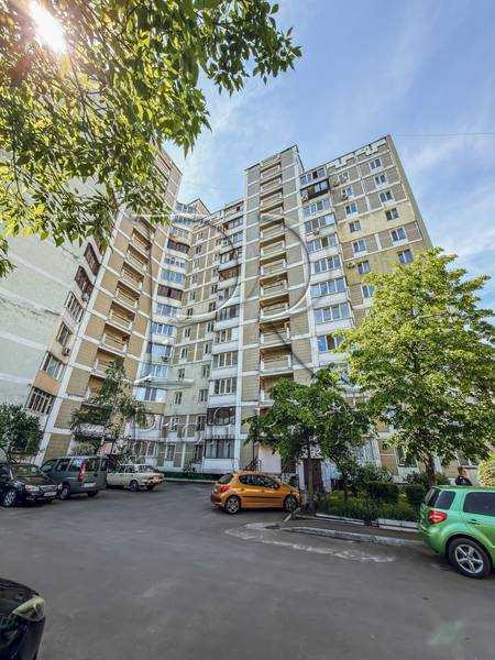 Продажа 3-комнатной квартиры 74 м², Драгоманова ул., 23