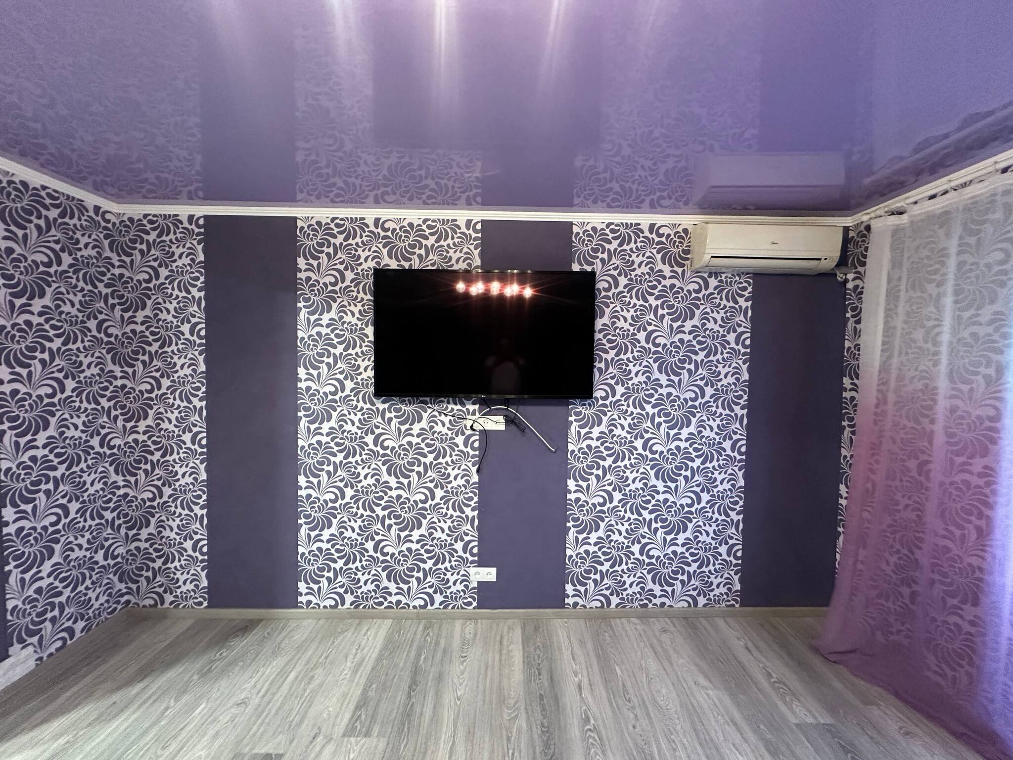 Оренда 2-кімнатної квартири 57 м², Гладкова вул.
