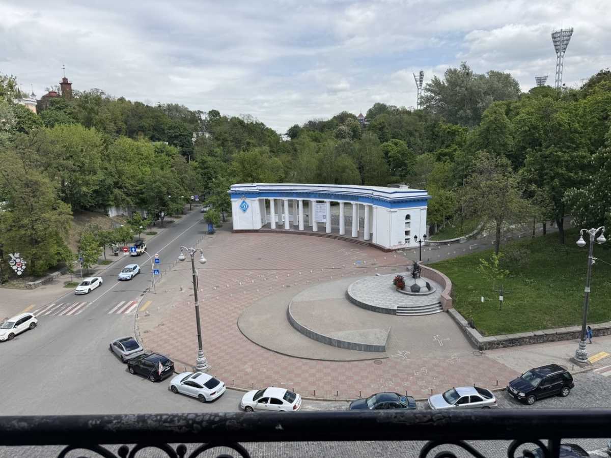 Продаж 5-кімнатної квартири 309 м², Музейний пров., 2
