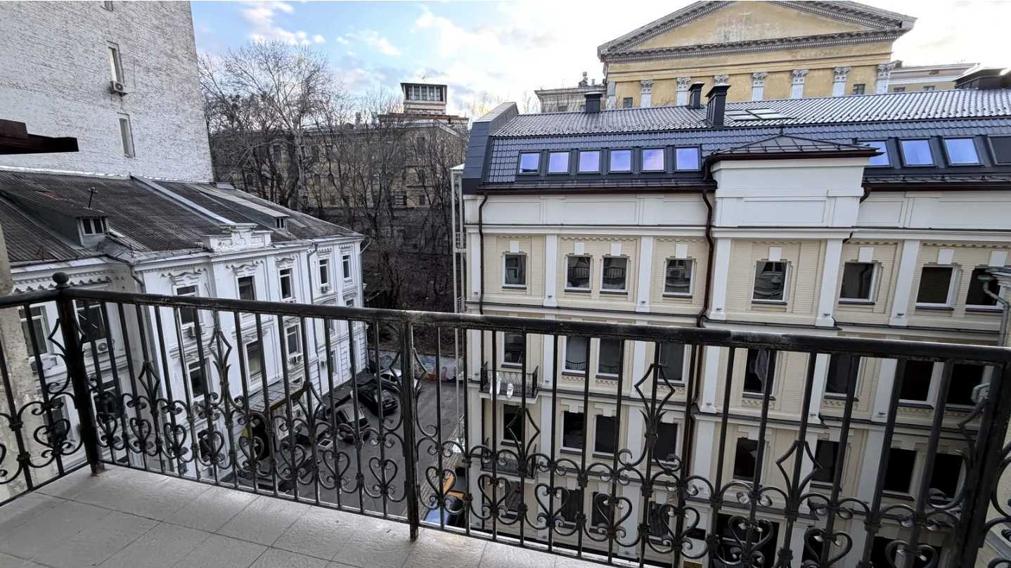Продаж 5-кімнатної квартири 309 м², Музейний пров., 2