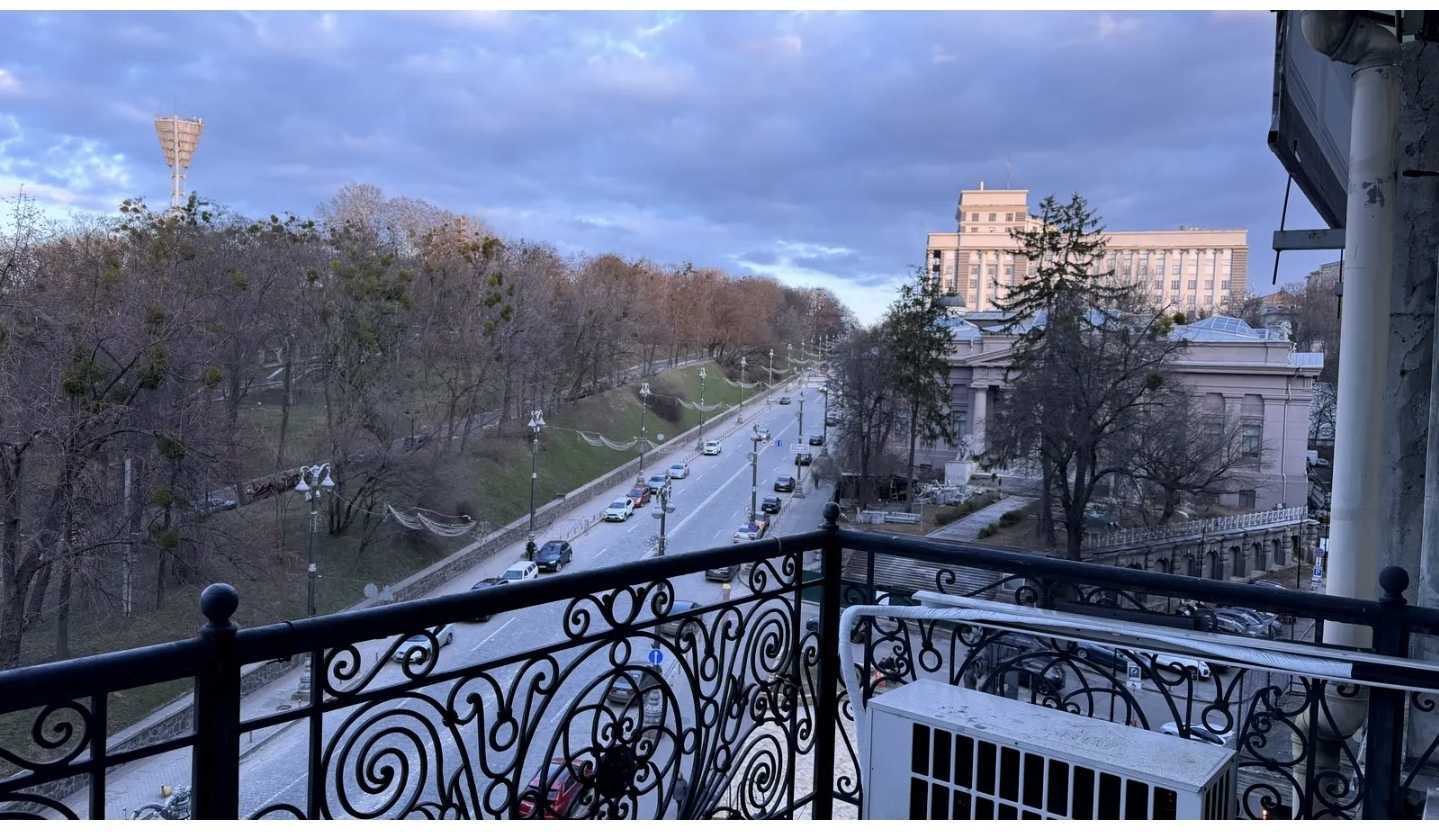Продаж 5-кімнатної квартири 309 м², Музейний пров., 2
