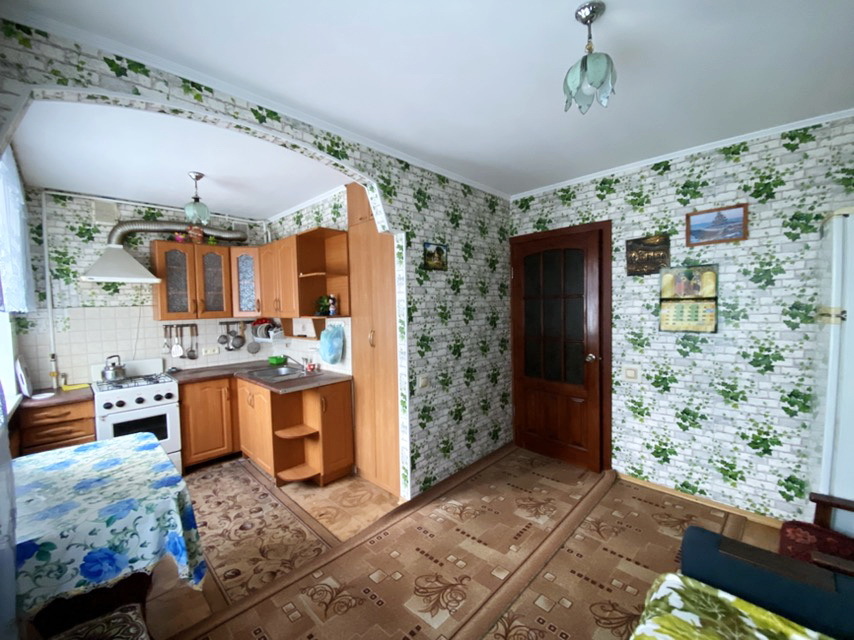 Продажа 3-комнатной квартиры 49 м², Богоявленский просп.
