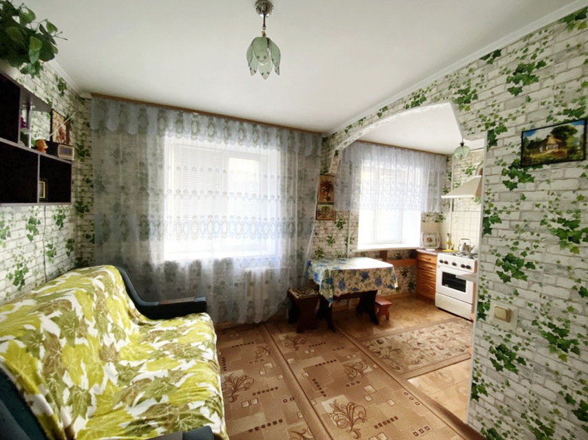 Продажа 3-комнатной квартиры 49 м², Богоявленский просп.