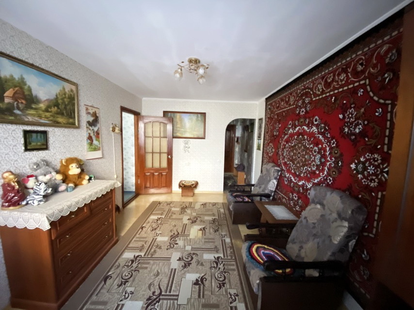 Продажа 3-комнатной квартиры 49 м², Богоявленский просп.