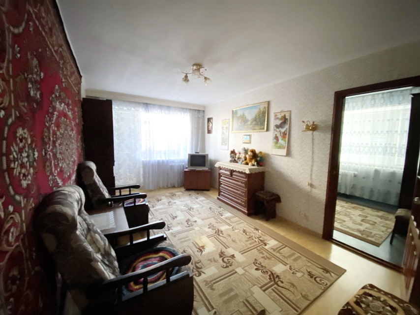 Продажа 3-комнатной квартиры 49 м², Богоявленский просп.