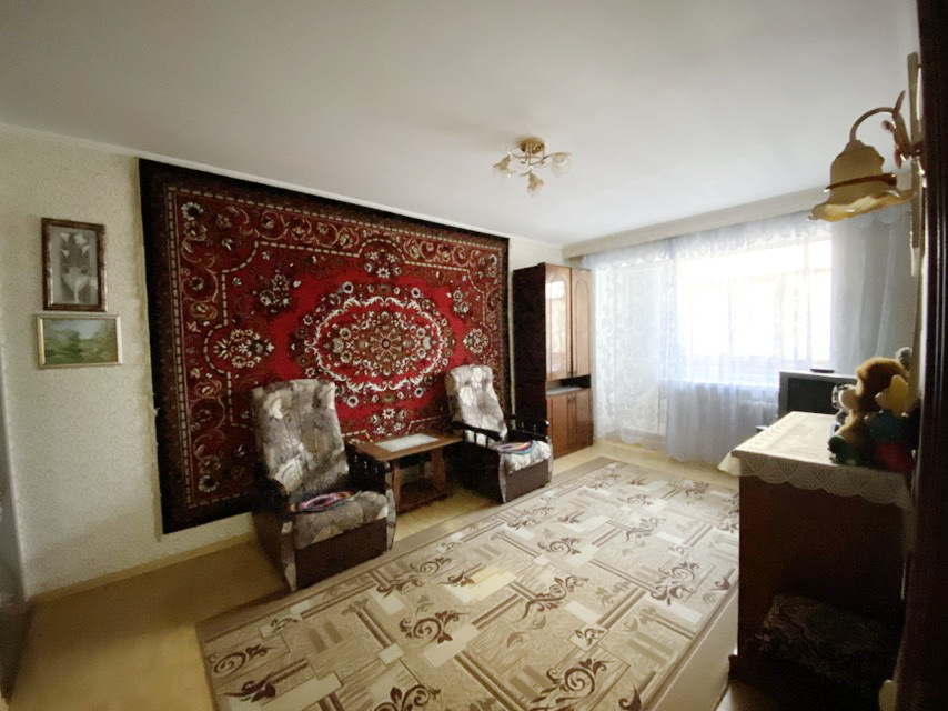Продажа 3-комнатной квартиры 49 м², Богоявленский просп.