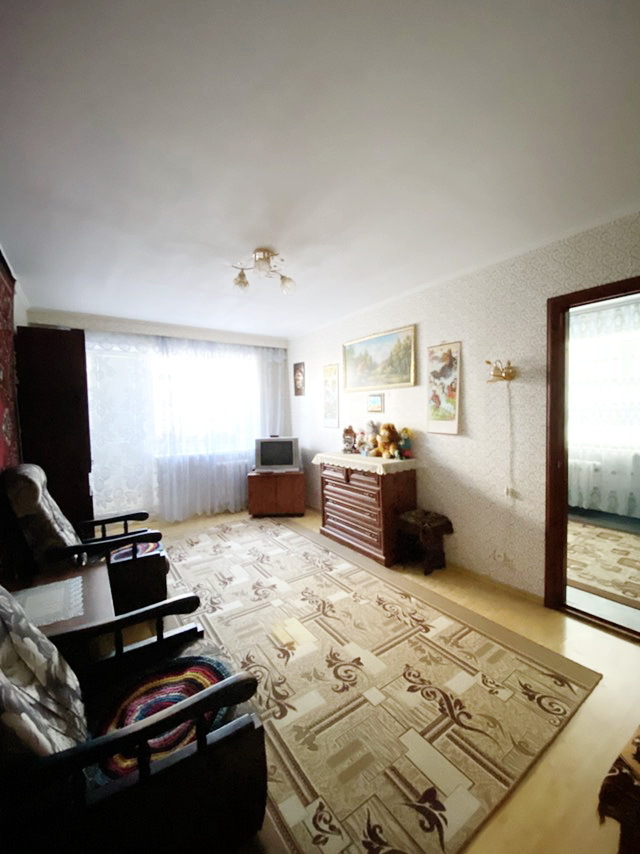 Продажа 3-комнатной квартиры 49 м², Богоявленский просп.