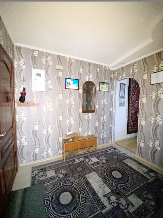 Продажа 3-комнатной квартиры 49 м², Богоявленский просп.