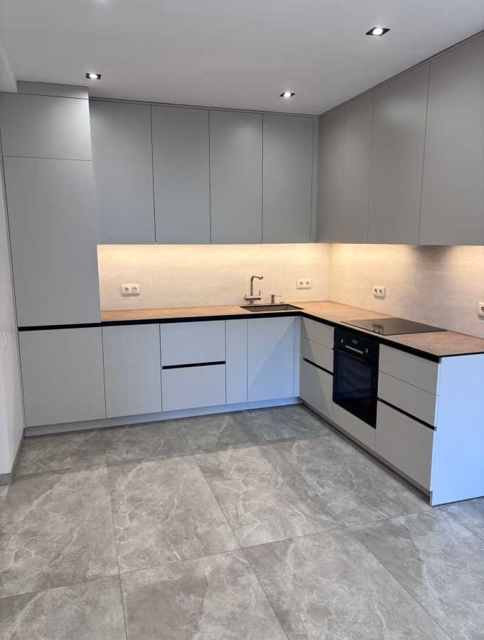 Продажа 2-комнатной квартиры 61 м², Михаила Максимовича ул., 26Б