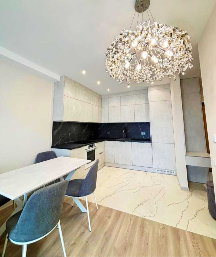 Продажа 1-комнатной квартиры 42 м², Михаила Максимовича ул., 24