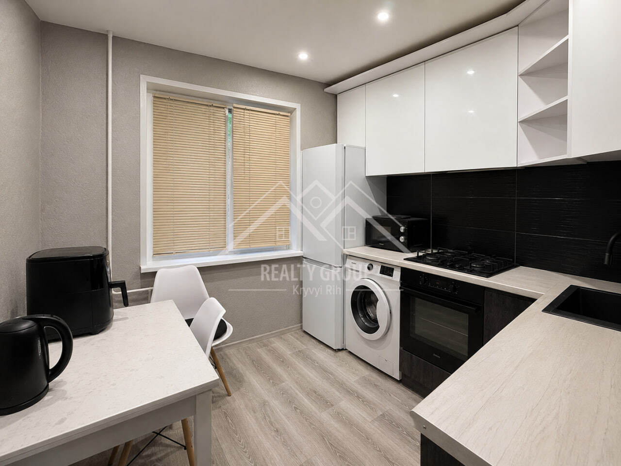 Продаж 2-кімнатної квартири 48.9 м², Гірницький мкрн вул.