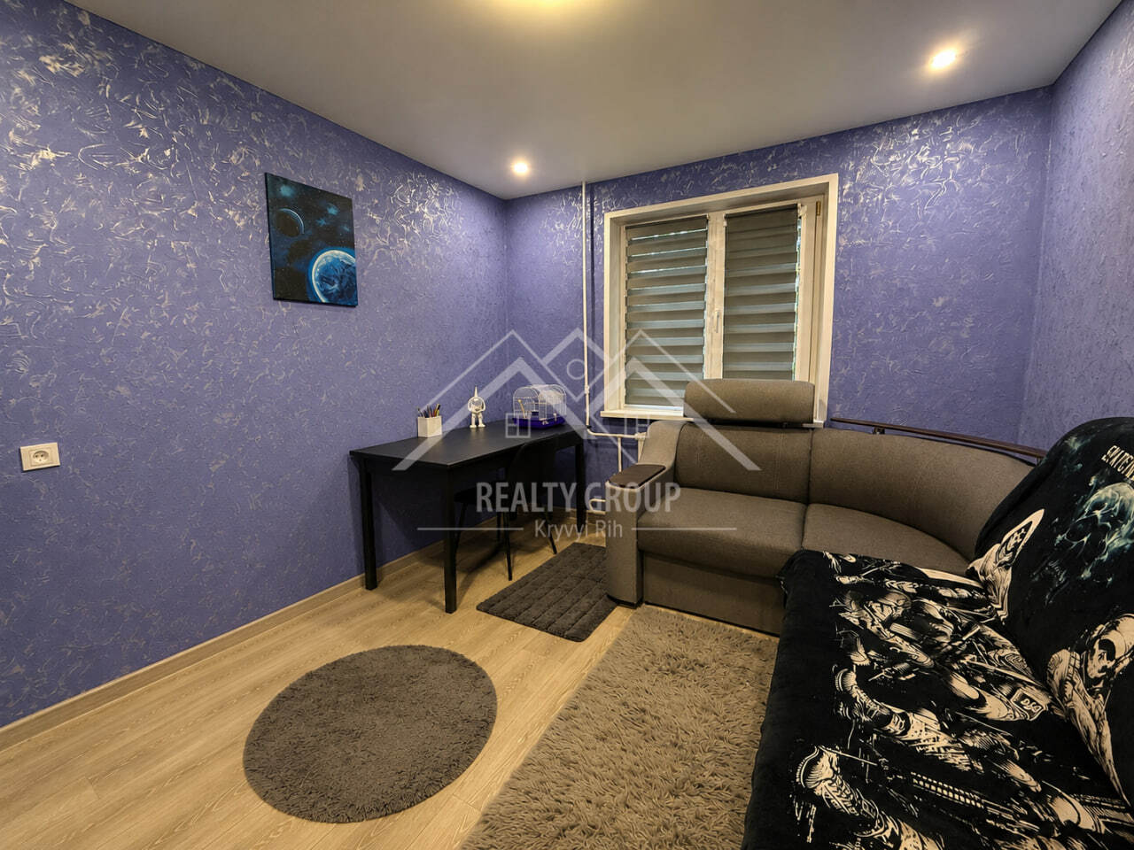 Продаж 2-кімнатної квартири 48.9 м², Гірницький мкрн вул.