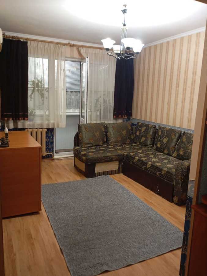 Оренда 1-кімнатної квартири 30 м², Перова бул.