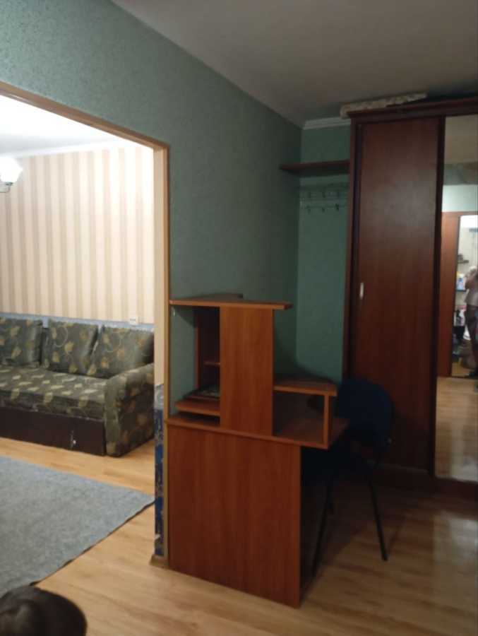 Оренда 1-кімнатної квартири 30 м², Перова бул.
