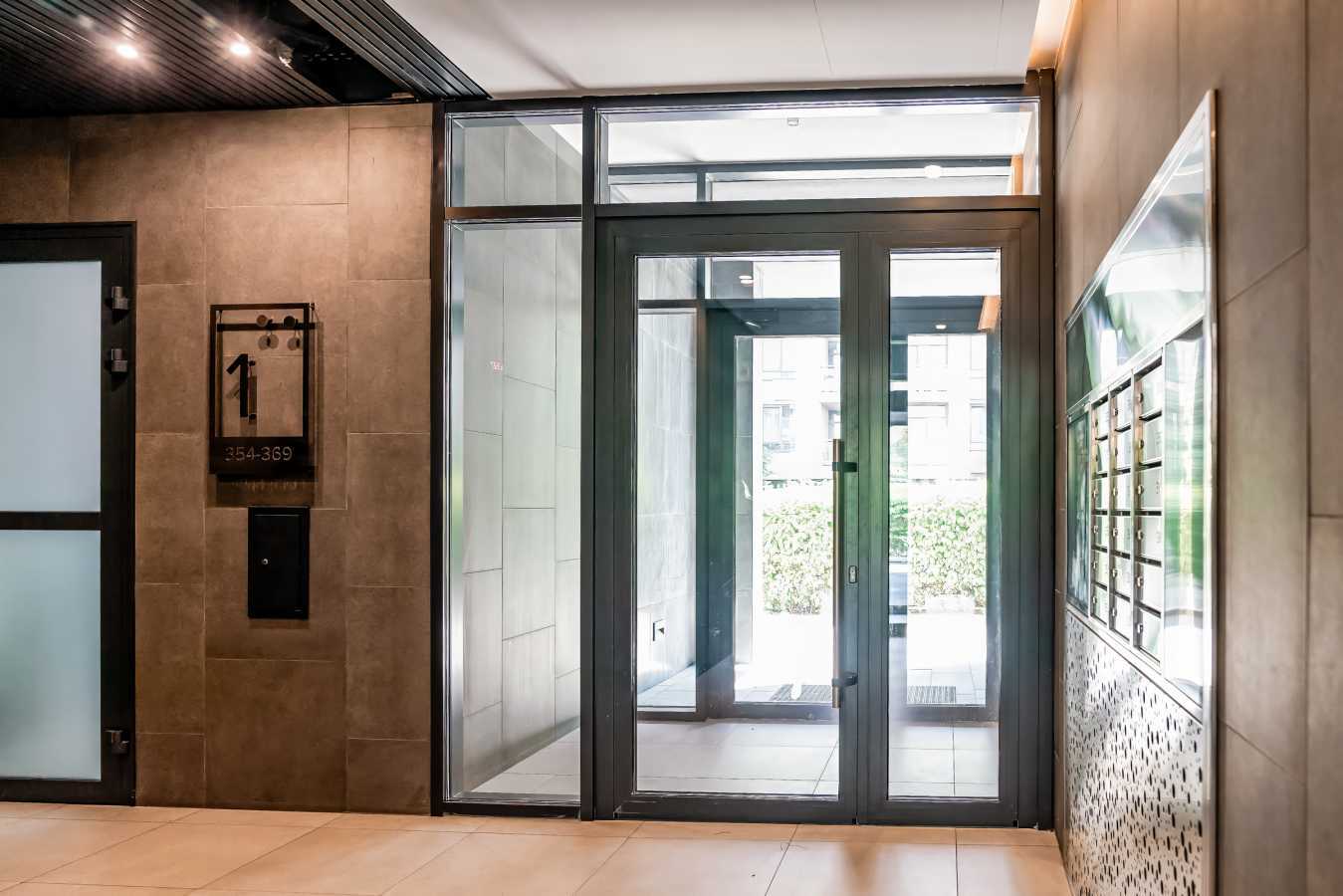 Оренда 1-кімнатної квартири 31 м², Салютна вул., 2к1