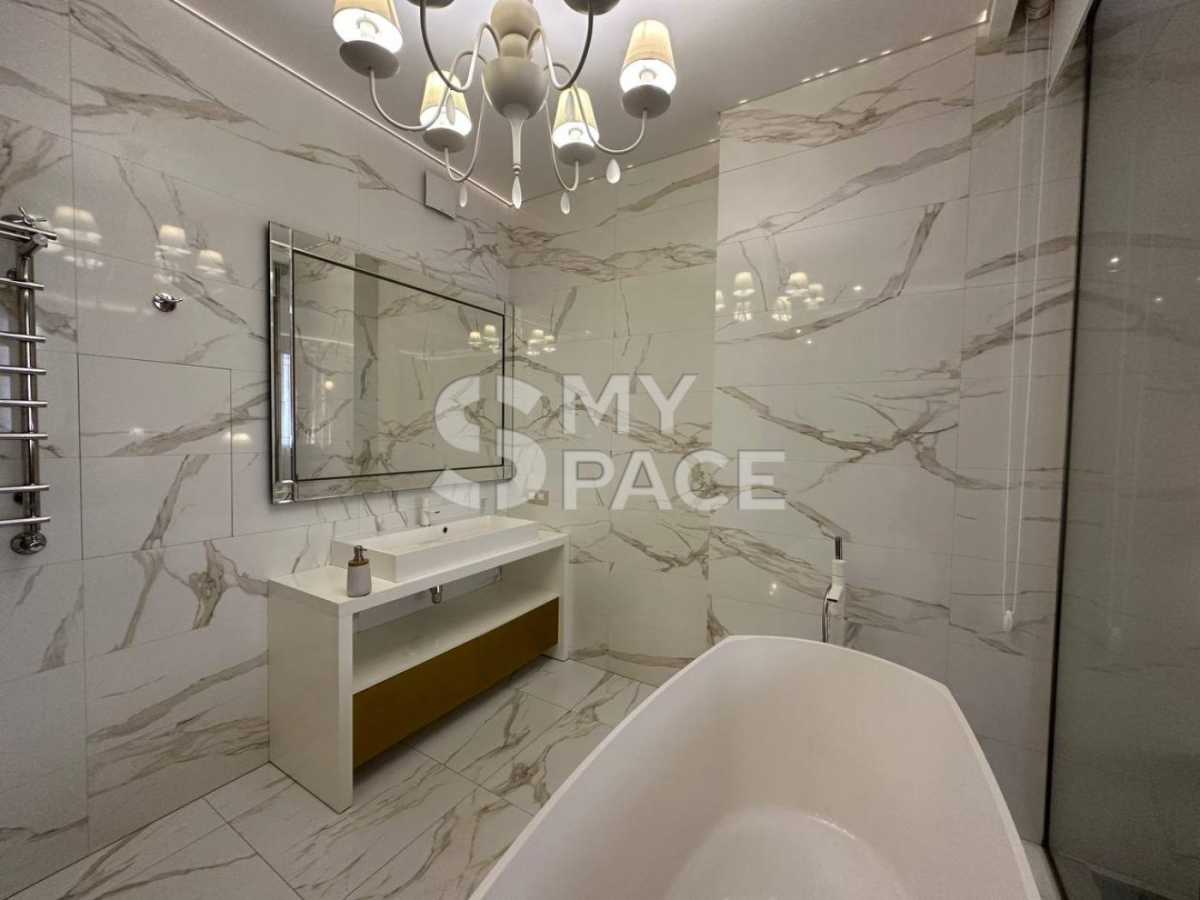 Продажа 3-комнатной квартиры 108 м², Щорса, 44А