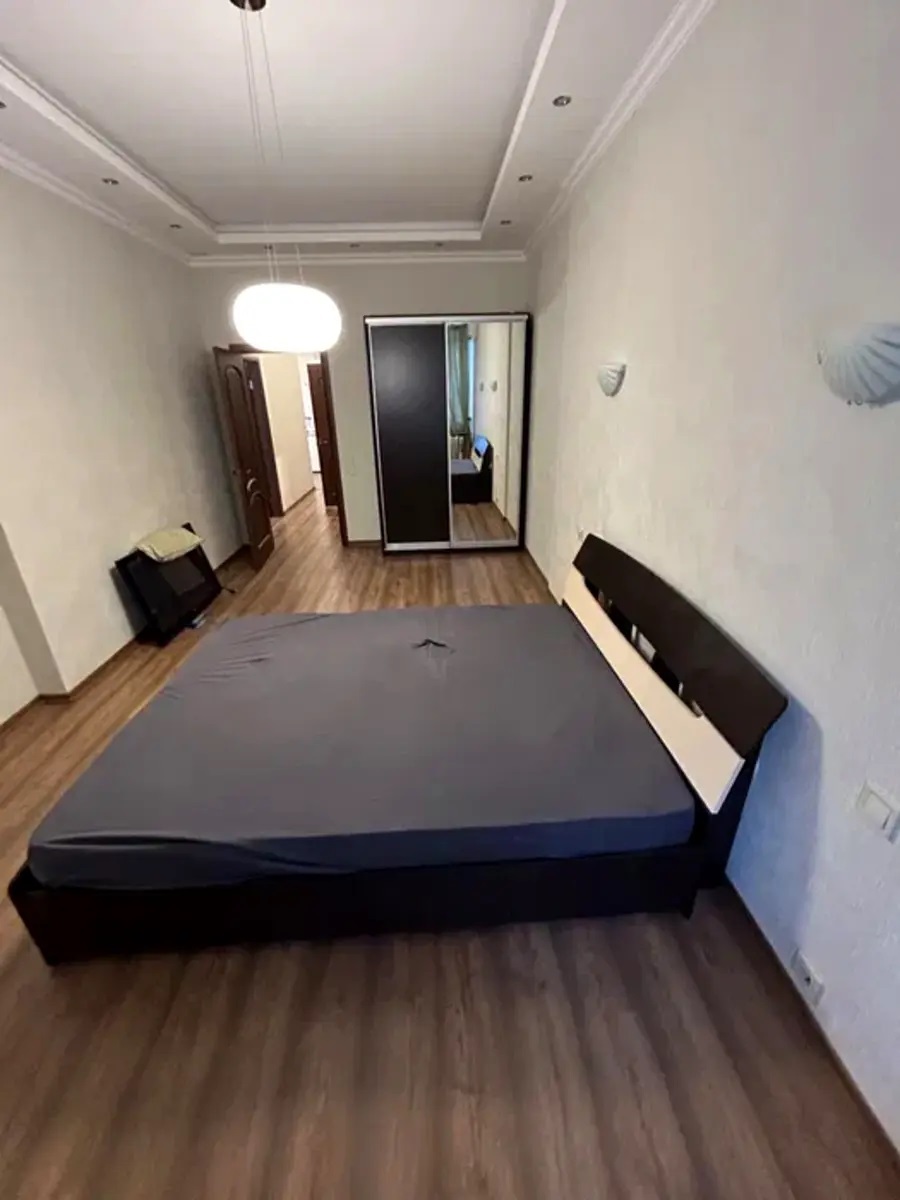 Оренда 2-кімнатної квартири 90 м², Кирилівська вул., 85/87А