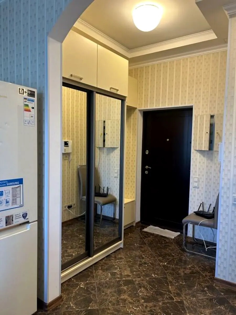 Оренда 2-кімнатної квартири 90 м², Кирилівська вул., 85/87А