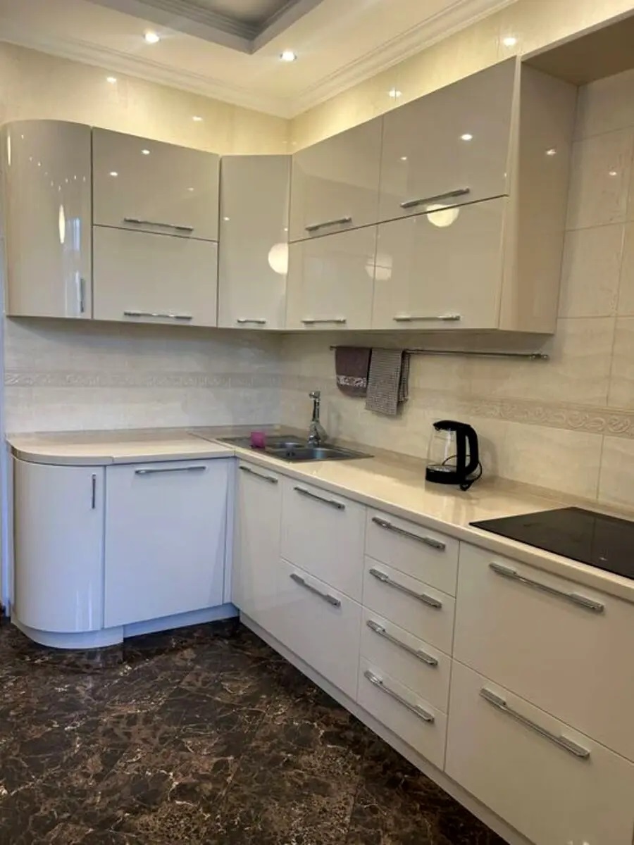 Оренда 2-кімнатної квартири 90 м², Кирилівська вул., 85/87А
