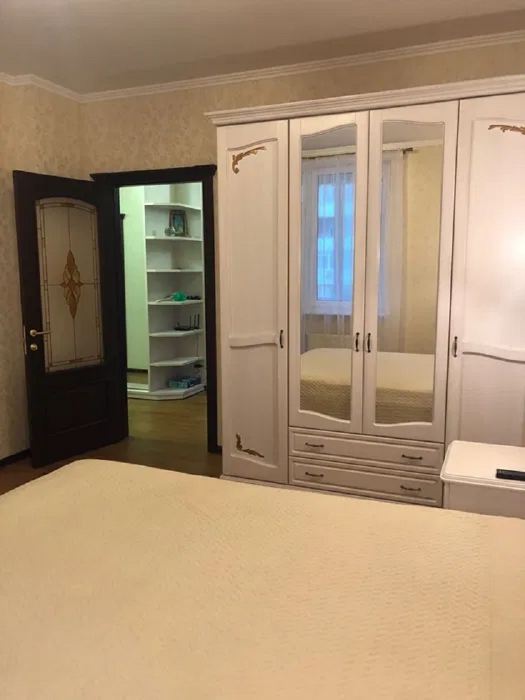Оренда студії 75 м², Вишгородська вул., 45/14