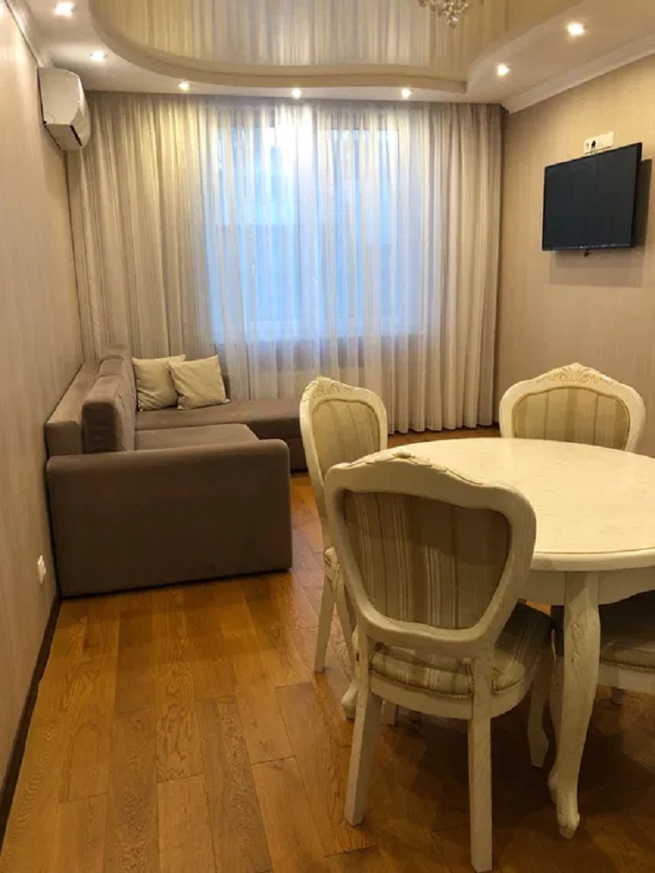 Оренда студії 75 м², Вишгородська вул., 45/14