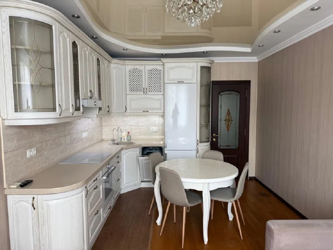 Оренда студії 75 м², Вишгородська вул., 45/14