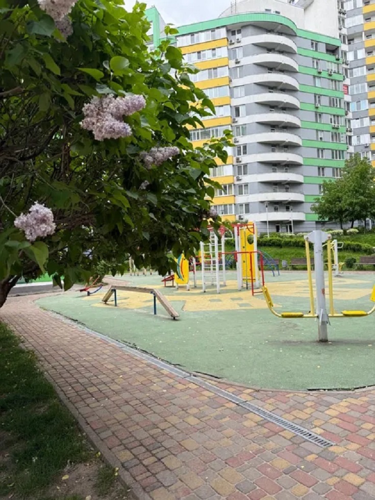 Оренда студії 75 м², Вишгородська вул., 45/14