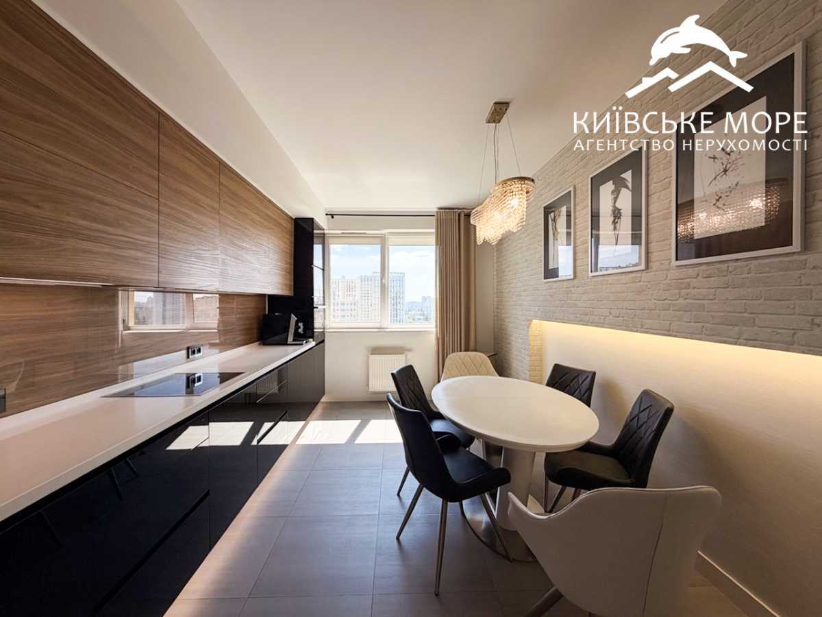 Оренда 3-кімнатної квартири 94 м², Воскресенська вул., 18Б