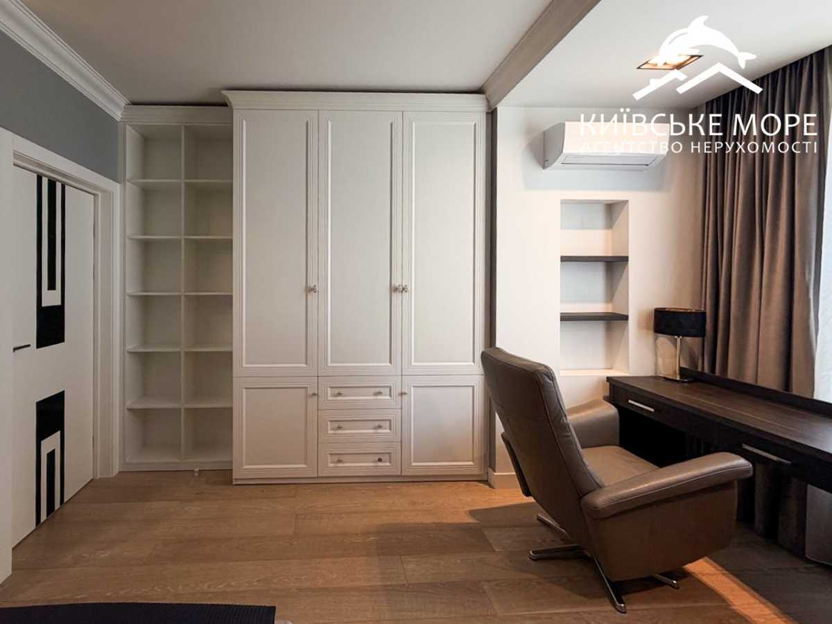 Оренда 3-кімнатної квартири 94 м², Воскресенська вул., 18Б