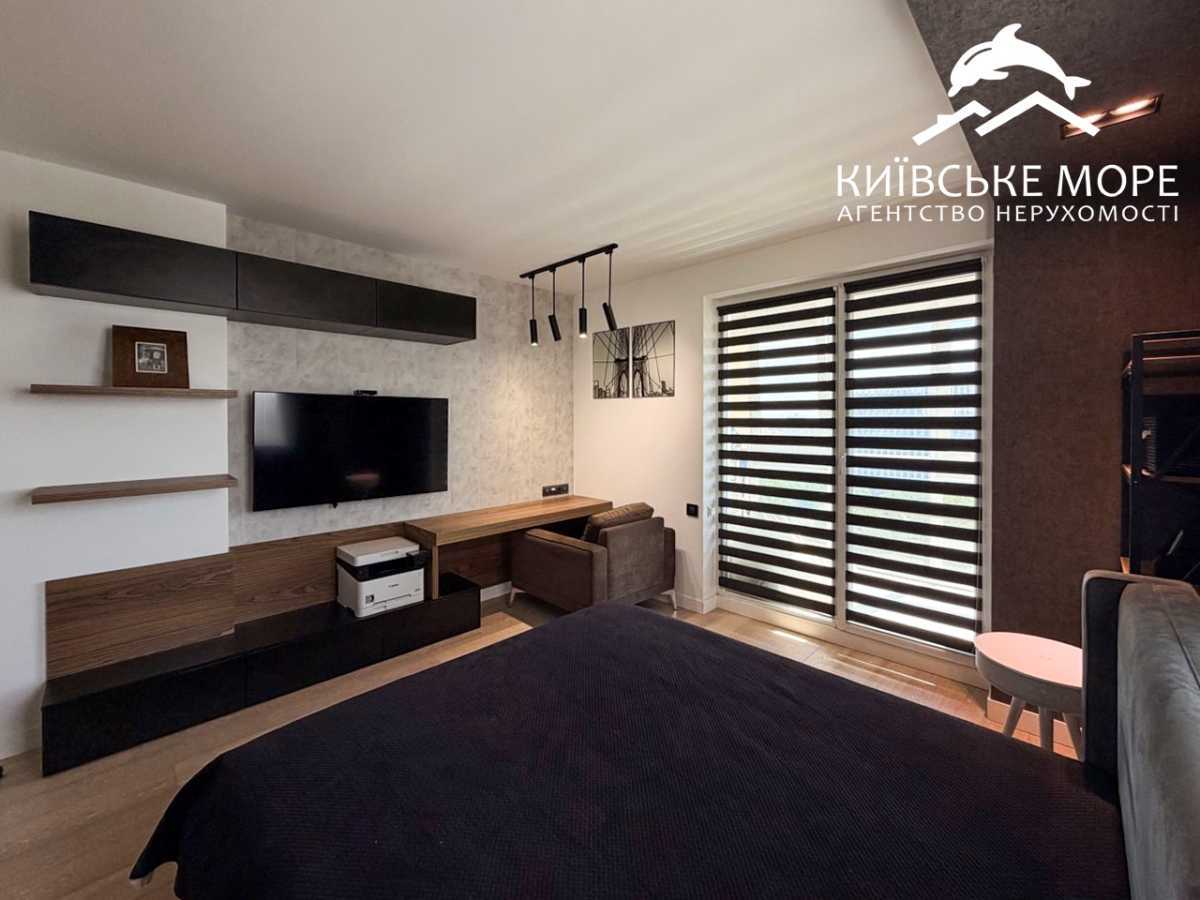 Оренда 3-кімнатної квартири 94 м², Воскресенська вул., 18Б