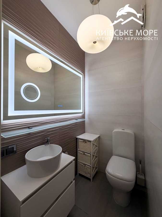 Оренда 3-кімнатної квартири 94 м², Воскресенська вул., 18Б