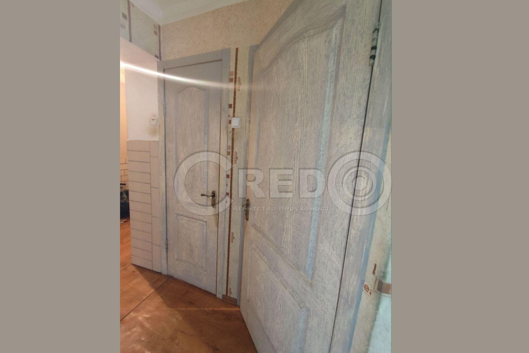 Продаж 4-кімнатної квартири 90 м², Салтиківська вул.