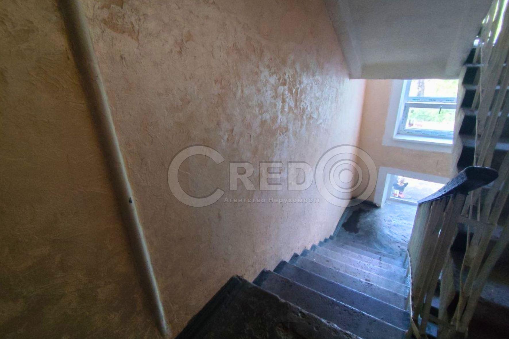 Продаж 4-кімнатної квартири 90 м², Салтиківська вул.