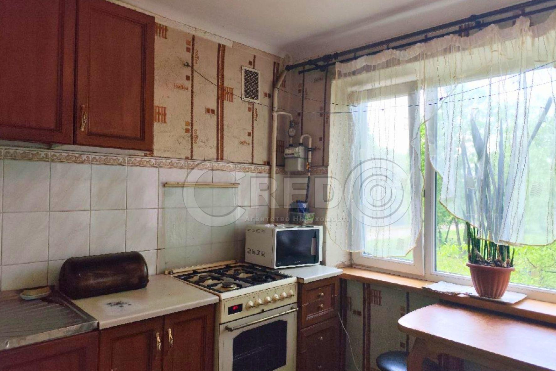 Продаж 4-кімнатної квартири 90 м², Салтиківська вул.