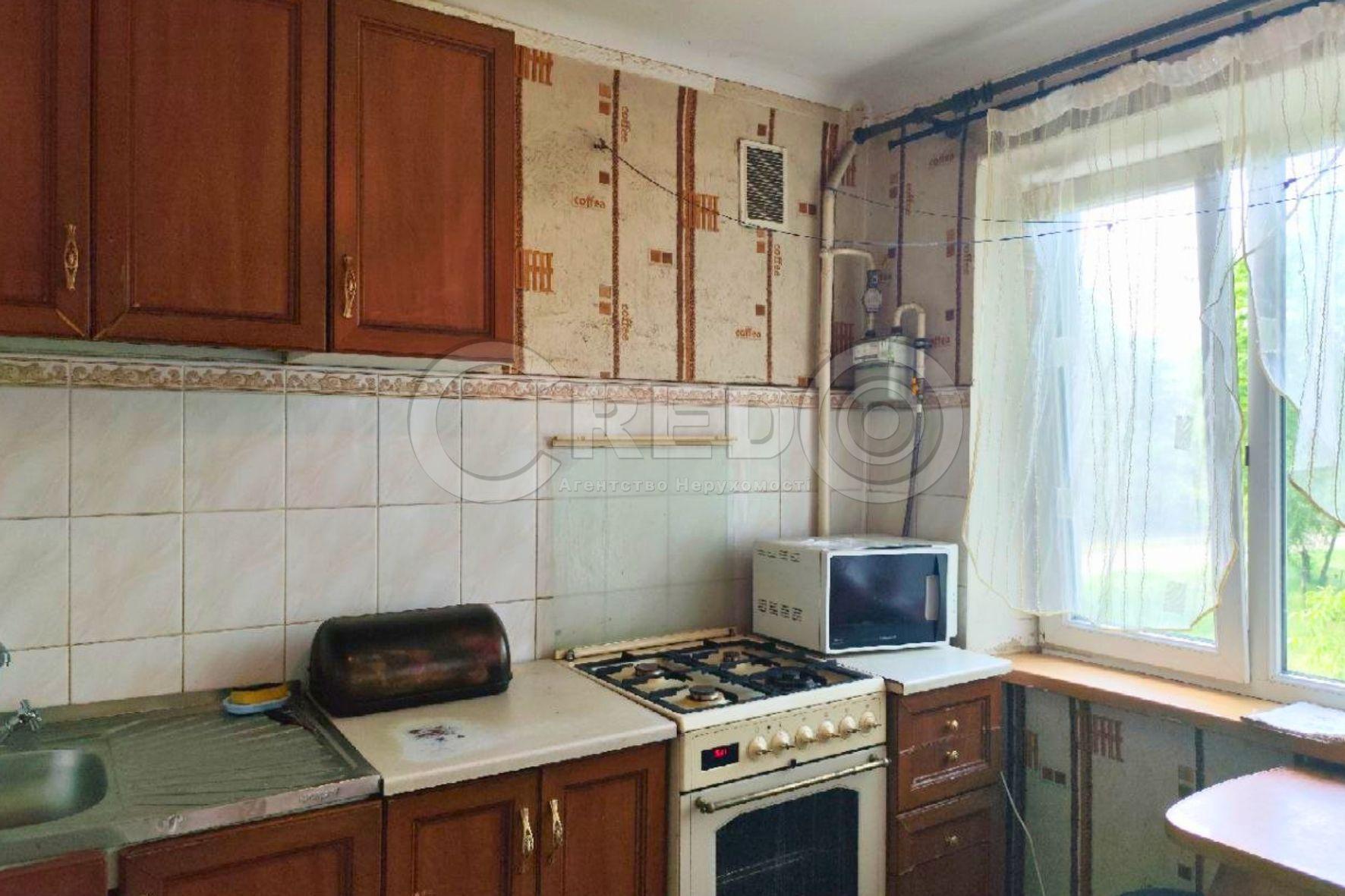 Продаж 4-кімнатної квартири 90 м², Салтиківська вул.