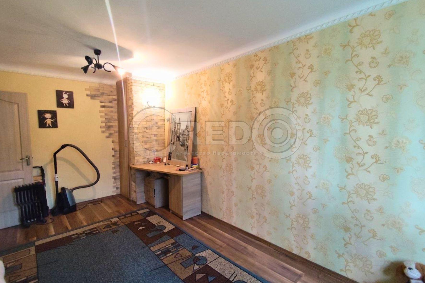 Продаж 4-кімнатної квартири 90 м², Салтиківська вул.