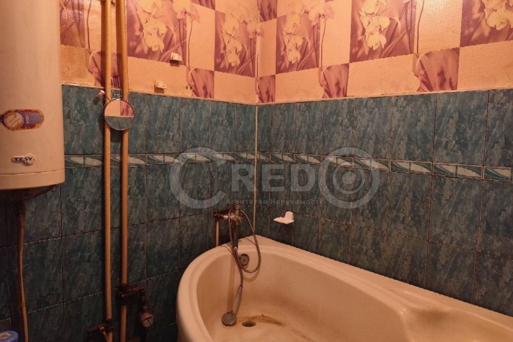 Продаж 4-кімнатної квартири 90 м², Салтиківська вул.