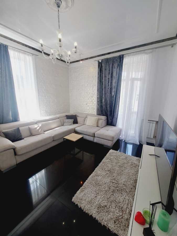 Оренда 2-кімнатної квартири 75 м², Братська вул., 10
