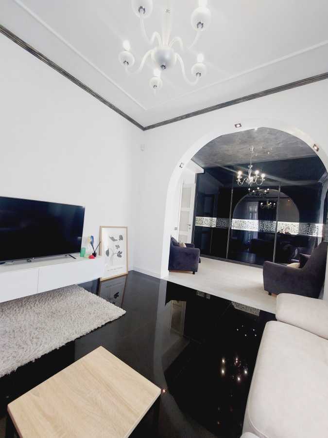 Оренда 2-кімнатної квартири 75 м², Братська вул., 10
