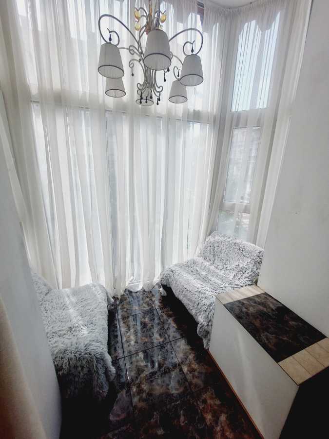 Оренда 2-кімнатної квартири 75 м², Братська вул., 10