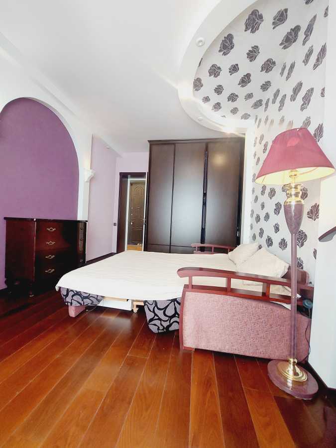Оренда 2-кімнатної квартири 75 м², Братська вул., 10