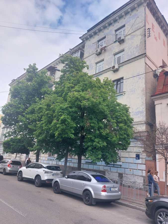 Оренда 2-кімнатної квартири 75 м², Братська вул., 10