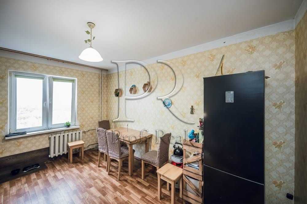 Продаж 3-кімнатної квартири 90 м², Бакинська вул., 37Г