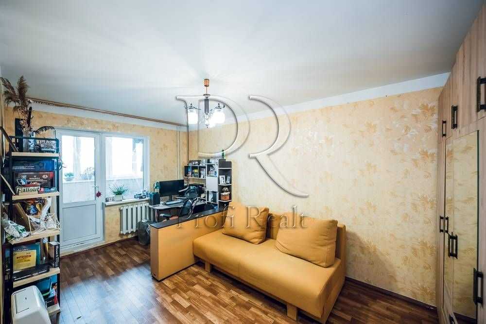 Продаж 3-кімнатної квартири 90 м², Бакинська вул., 37Г