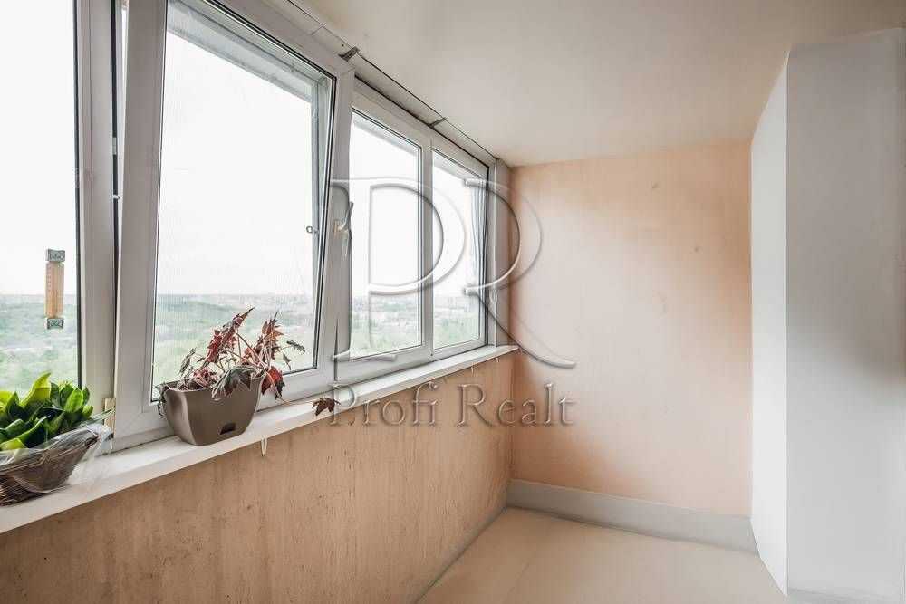 Продаж 3-кімнатної квартири 90 м², Бакинська вул., 37Г